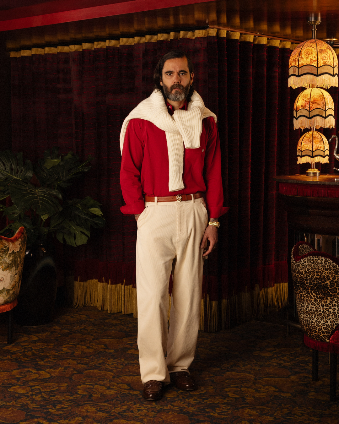 Vêtements Drôle de Monsieur chez Lesthete, alliant héritage des années 90, élégance décontractée et esprit “Not From Paris Madame”.