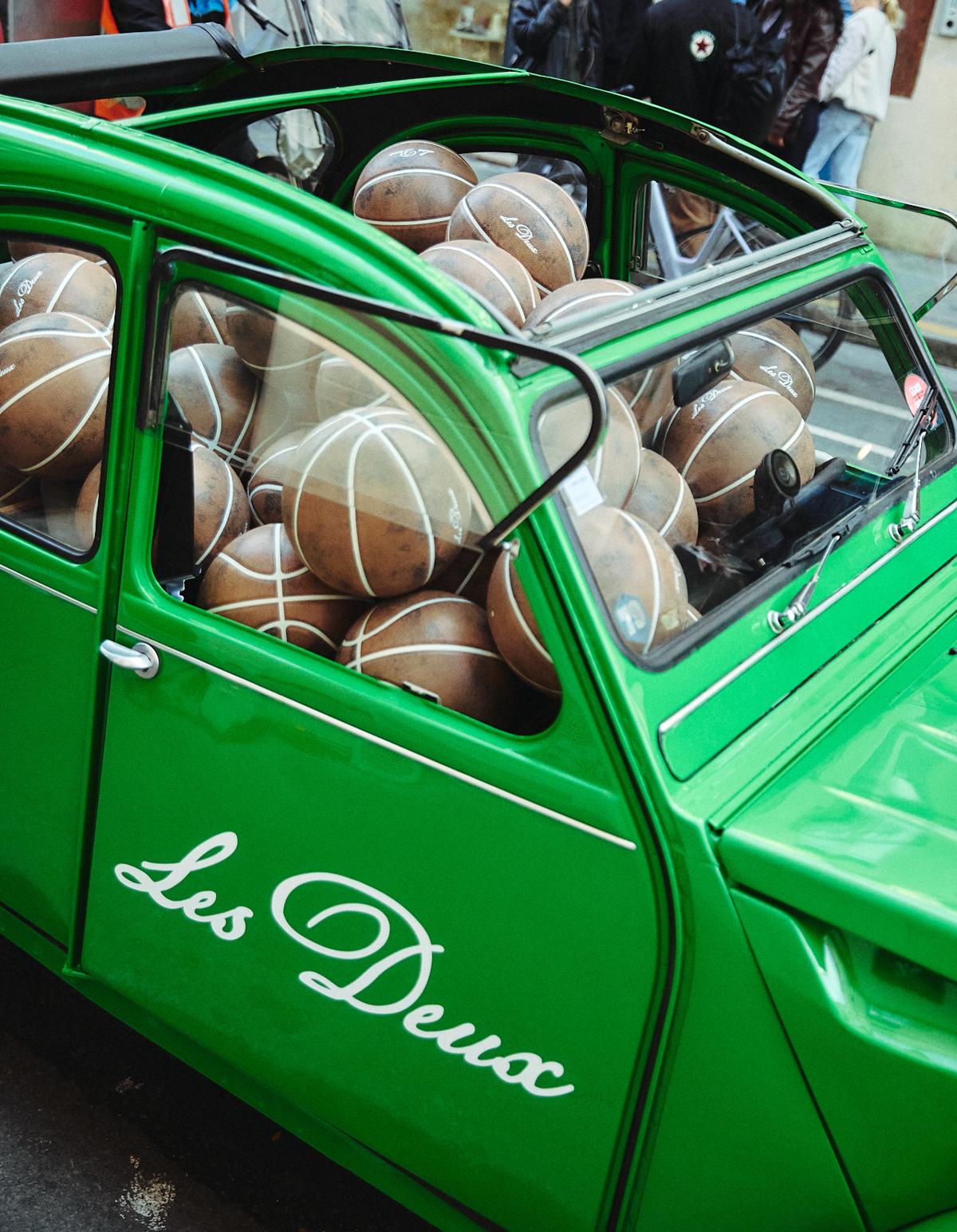 Vêtements Les Deux chez Lesthete, alliant design scandinave, coupes modernes et esprit streetwear premium pour homme.