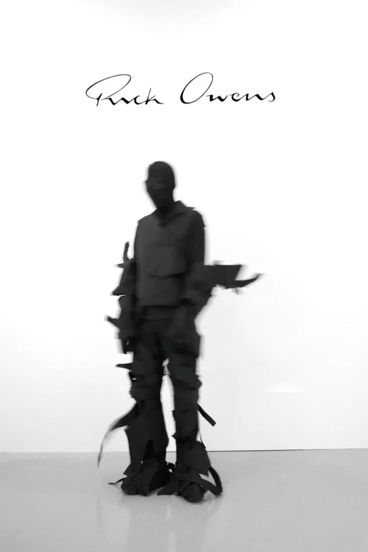 Vêtements Rick Owens DRKSHDW chez Lesthete, mêlant design brut, coupes architecturales et style contemporain emblématique.