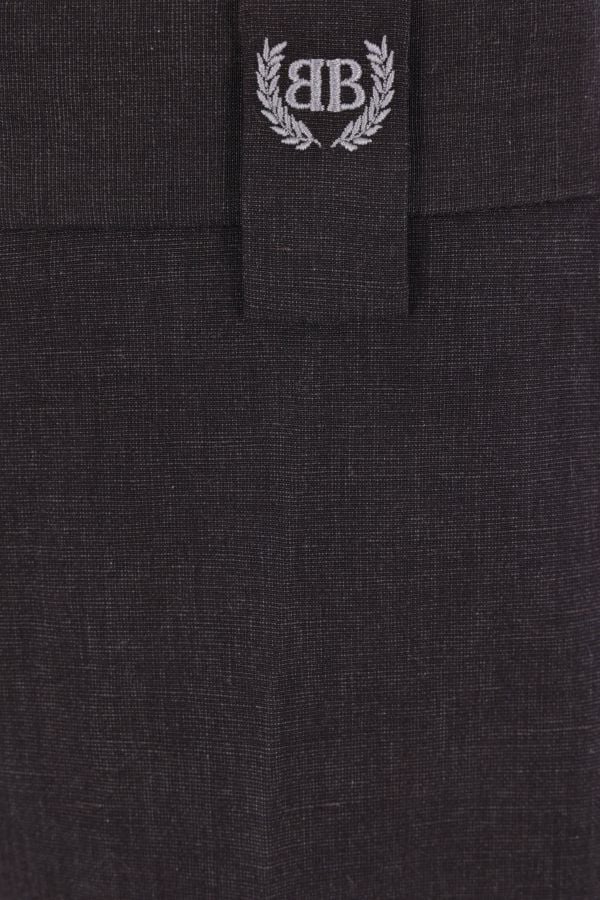 Zoom sur la broderie Balenciaga sur la ceinture du pantalon Chambray noir oversize, détail couture Lesthete Concept Store.