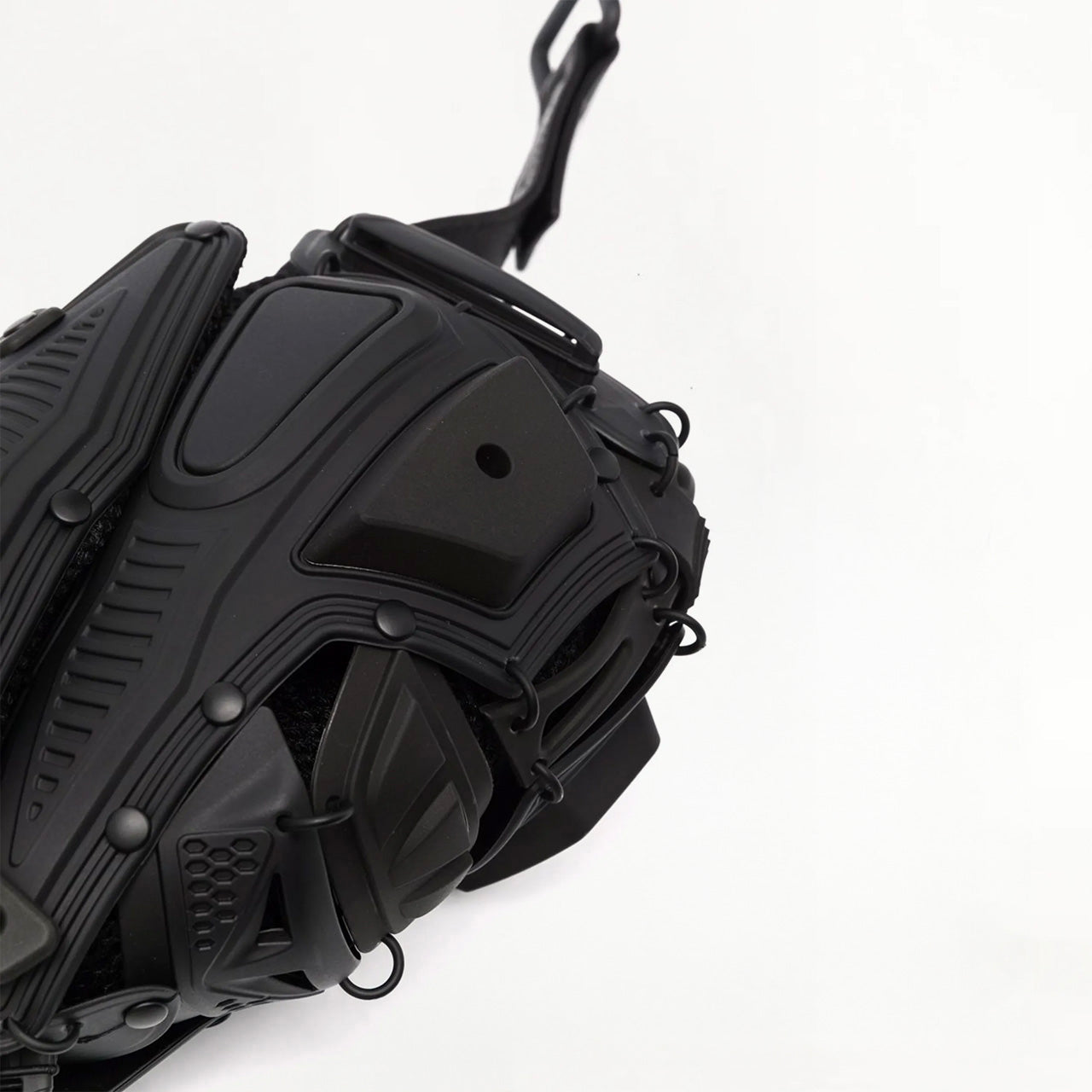 Innerraum Object I02 Clutch Crossbody Bag Black