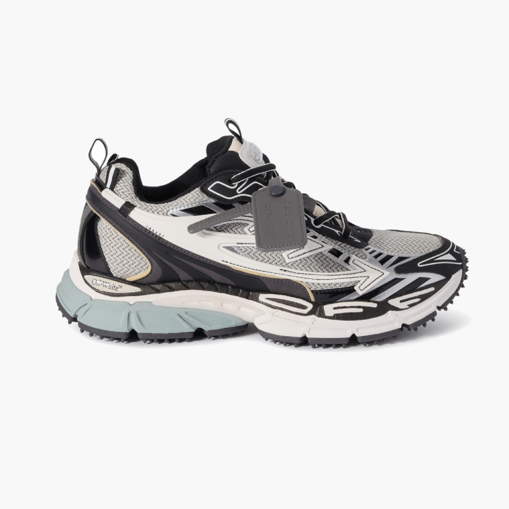 Sneakers “Be Right Back”