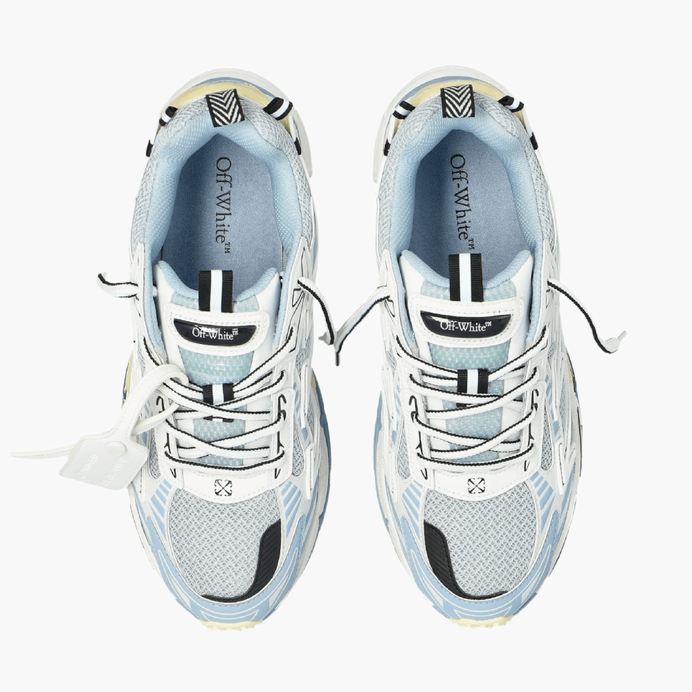 Sneakers “Be Right Back”