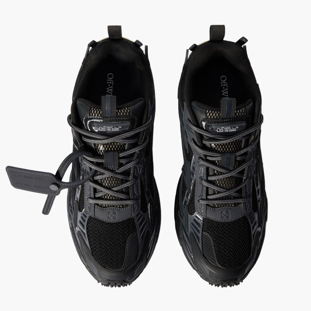 Sneakers “Be Right Back”