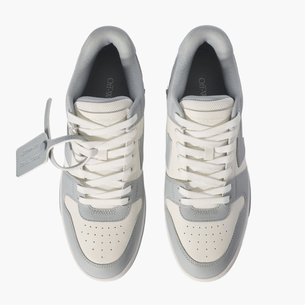 Sneakers “Out Of Office”