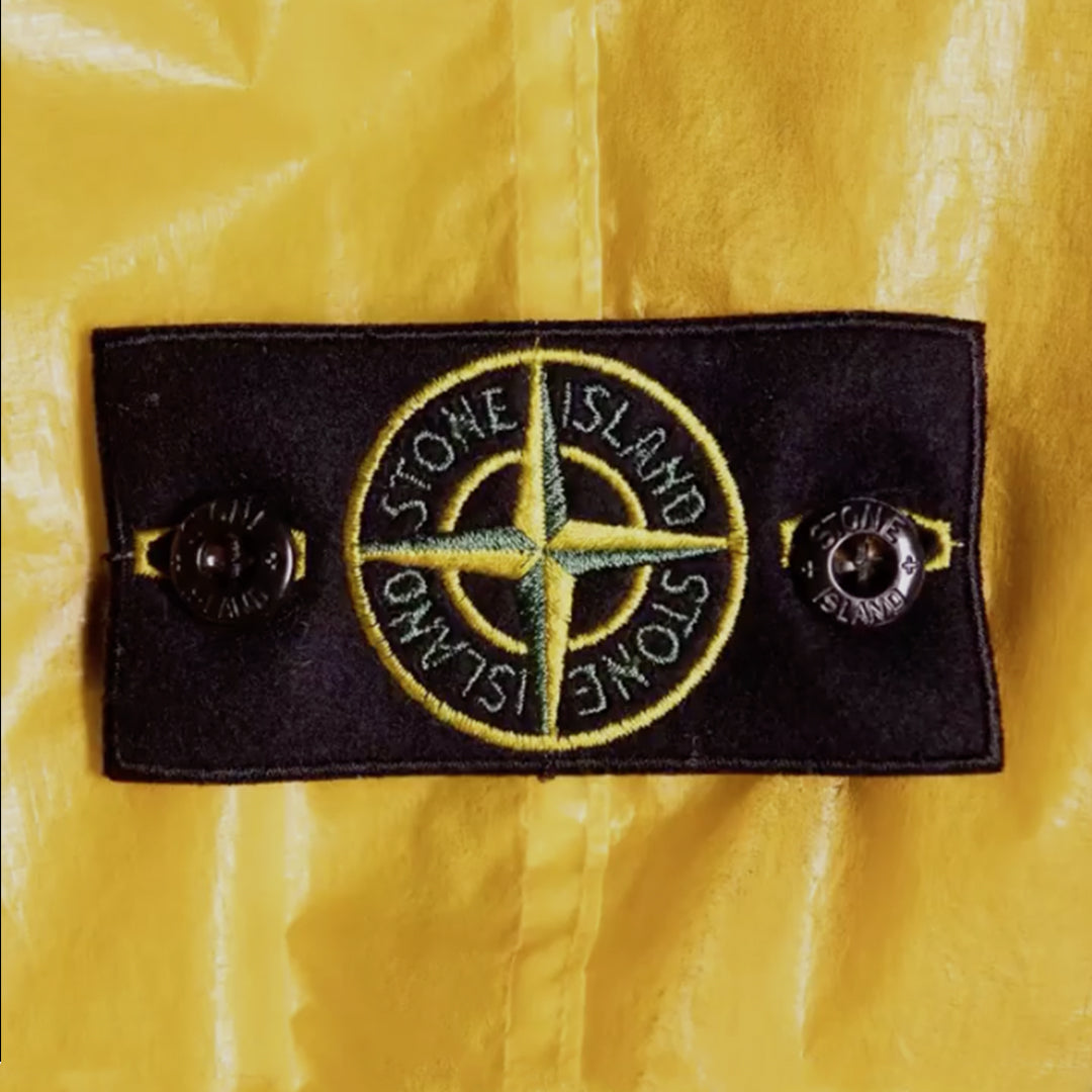 Stone Island : Découverte de l'histoire de la marque et de ses matériaux innovants