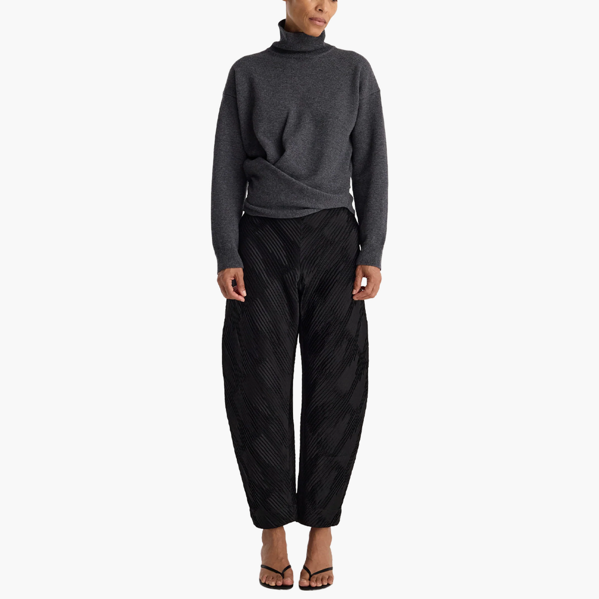 Pull Col Roulé Sculptural