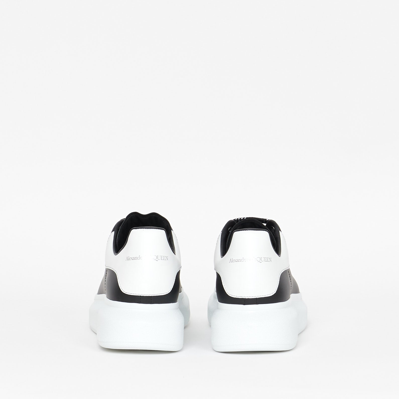 Sneakers McQueen Oversize Noir et Blanche