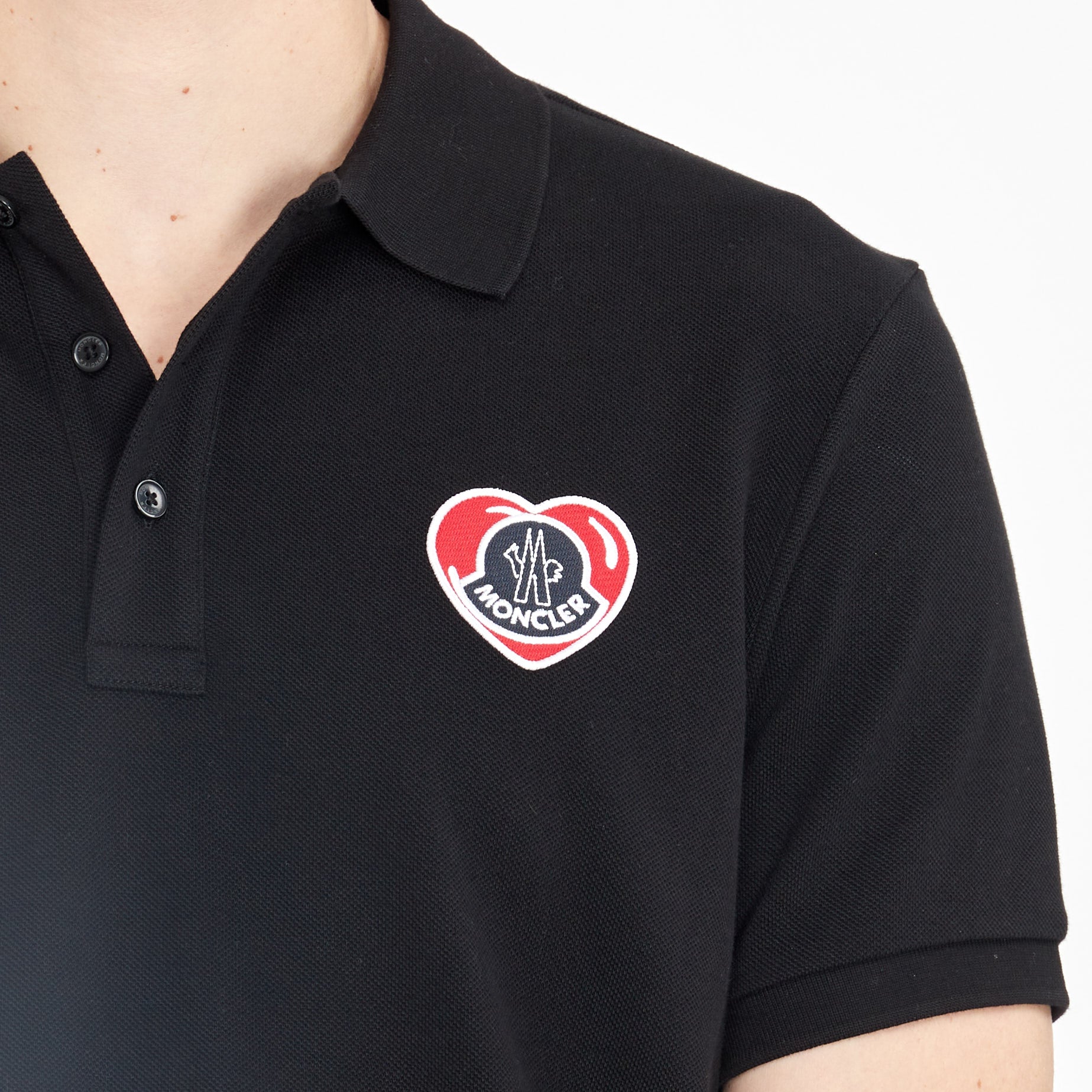 Polo Moncler à Macaron Coeur Noir