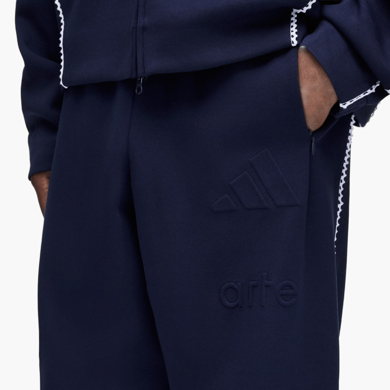 Pantalon Z.N.E. Adidas x Arte Bleu