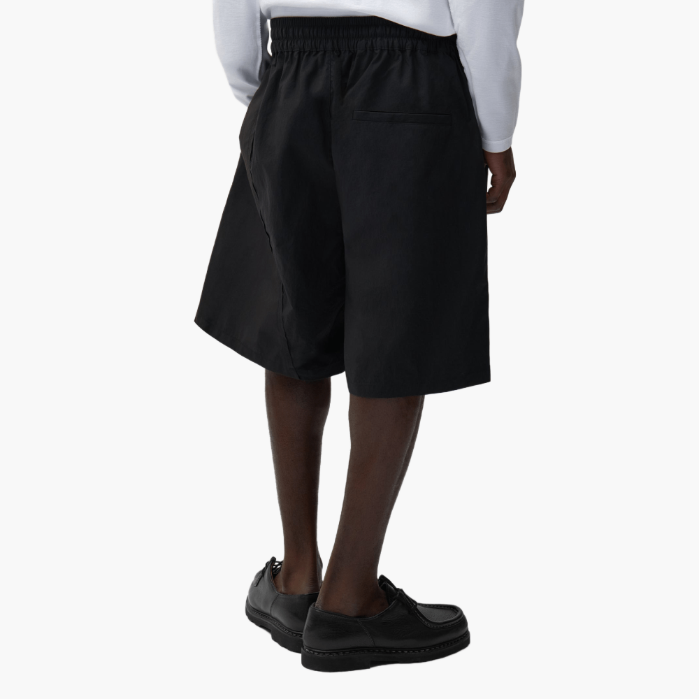 short-distorted-black-arte-antwerp