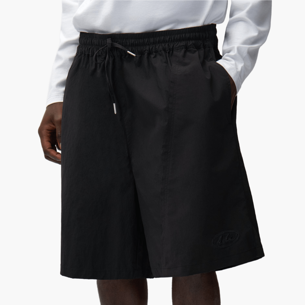 short-distorted-black-arte-antwerp