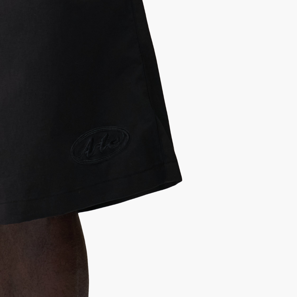 short-distorted-black-arte-antwerp