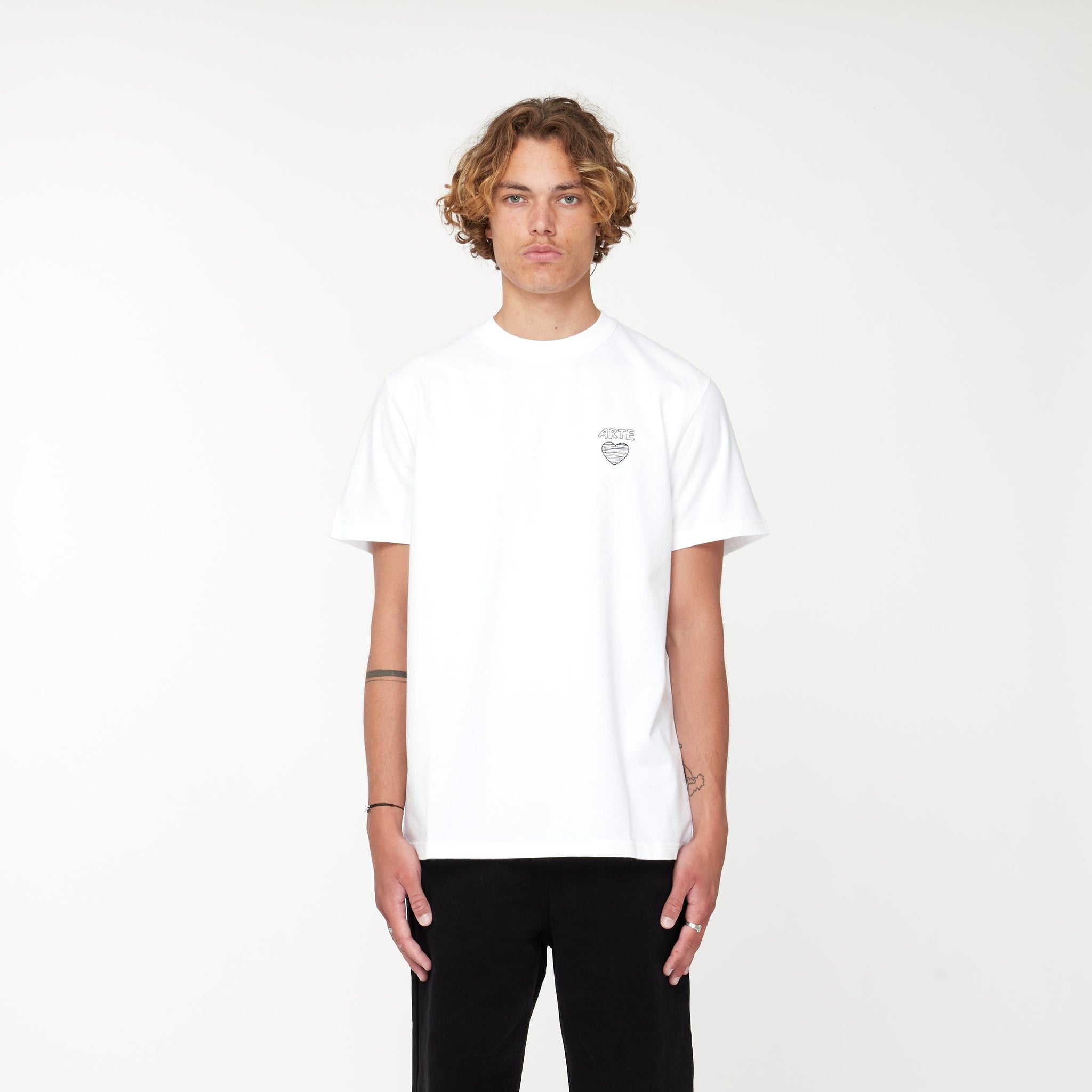 T-shirt Arte Scribble Heart Logo - Lesthete Arte